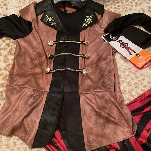 NWT Pirate costume size Large - Picture 4 of 6